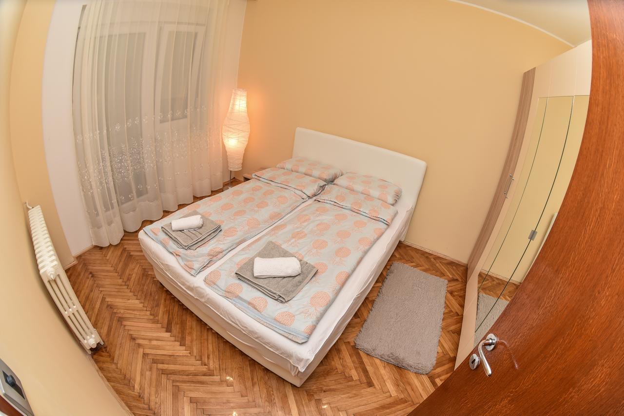 Chimney Modern Apartment Нови-Сад Экстерьер фото